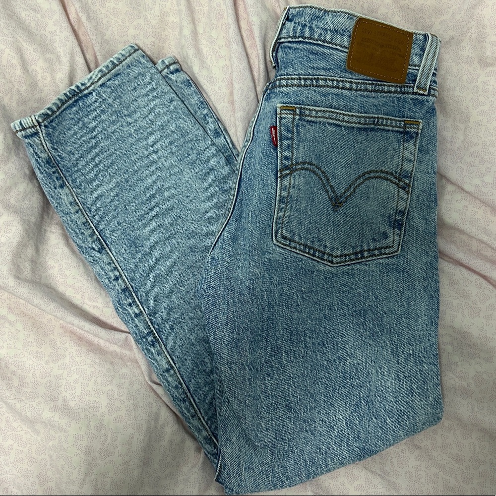 Levi’s Wedgie Straight